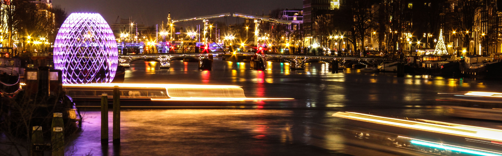https://www.tiqets.com/en/amsterdam-light-festival-cruises-tickets-l146145/?partner=maaia