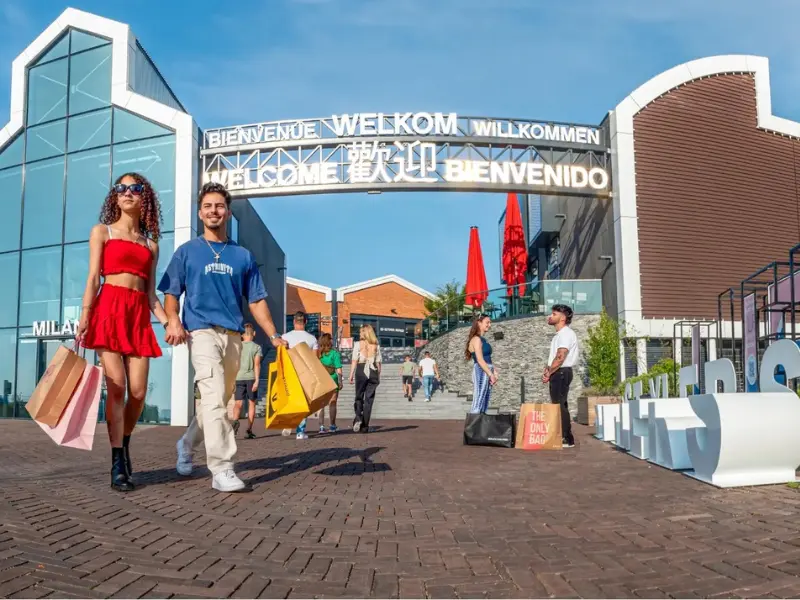 Amsterdam Style Outlets second entry